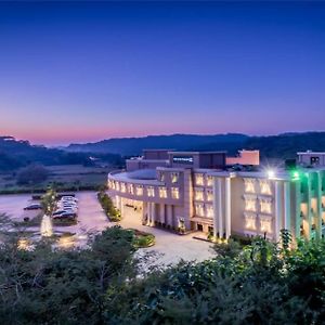 Golden Tulip Chandigarh, Panchkula